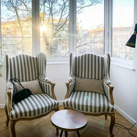 Royal Castle View *