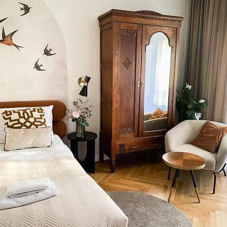 Royal Castle View Apartment *
