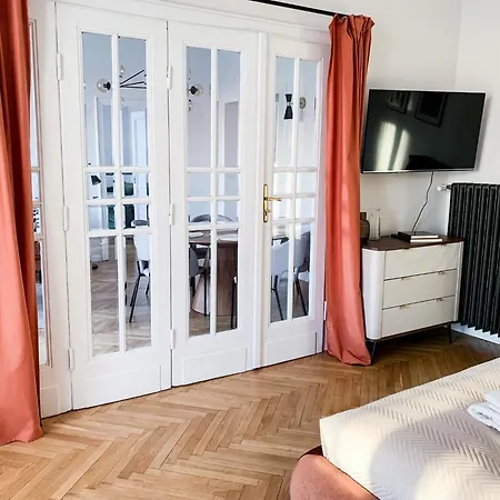 Royal Castle View Apartment
