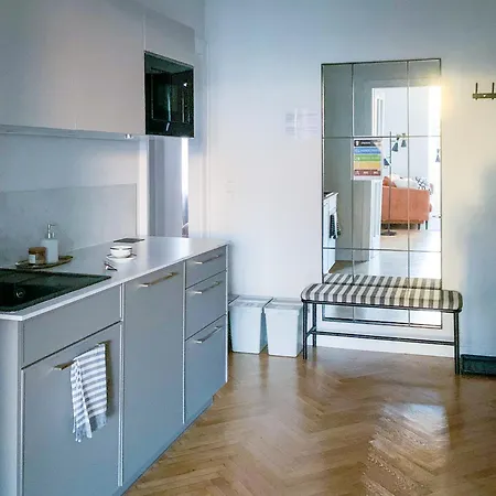 Royal Castle View Apartment *